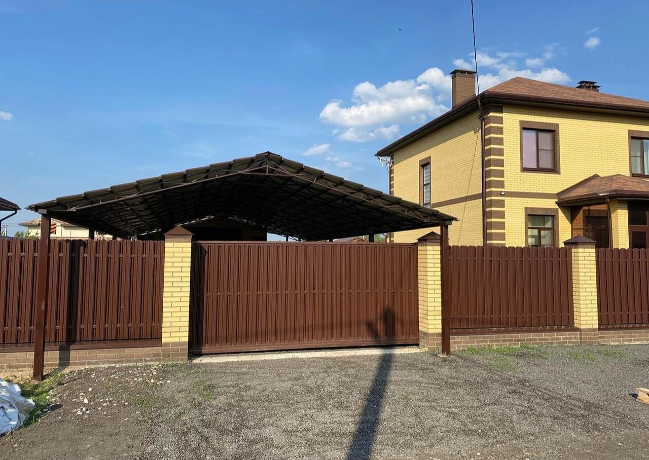 Односкатный навес у дома