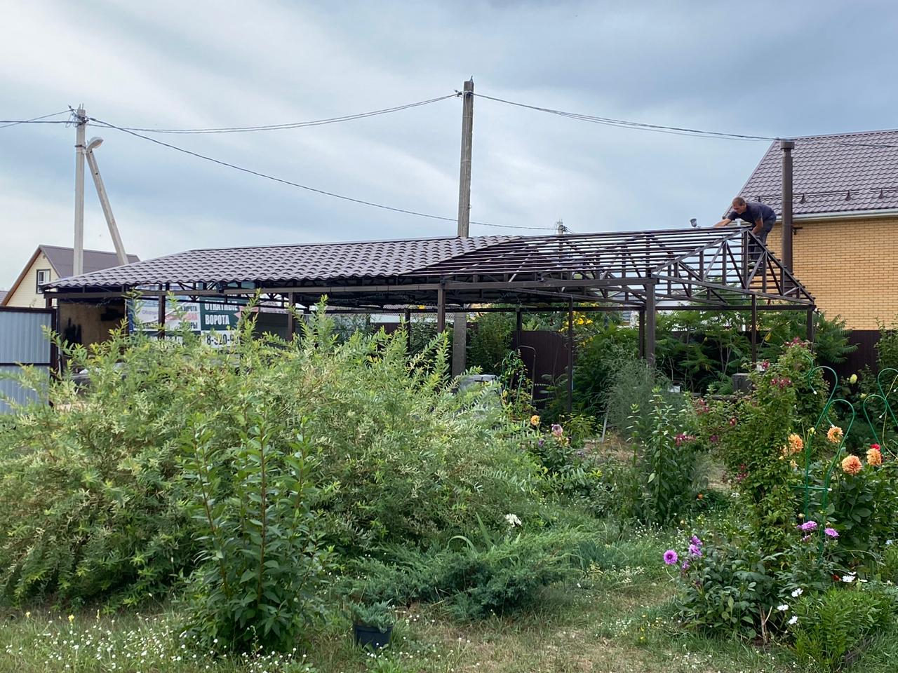 Арочный поликарбонатный навес